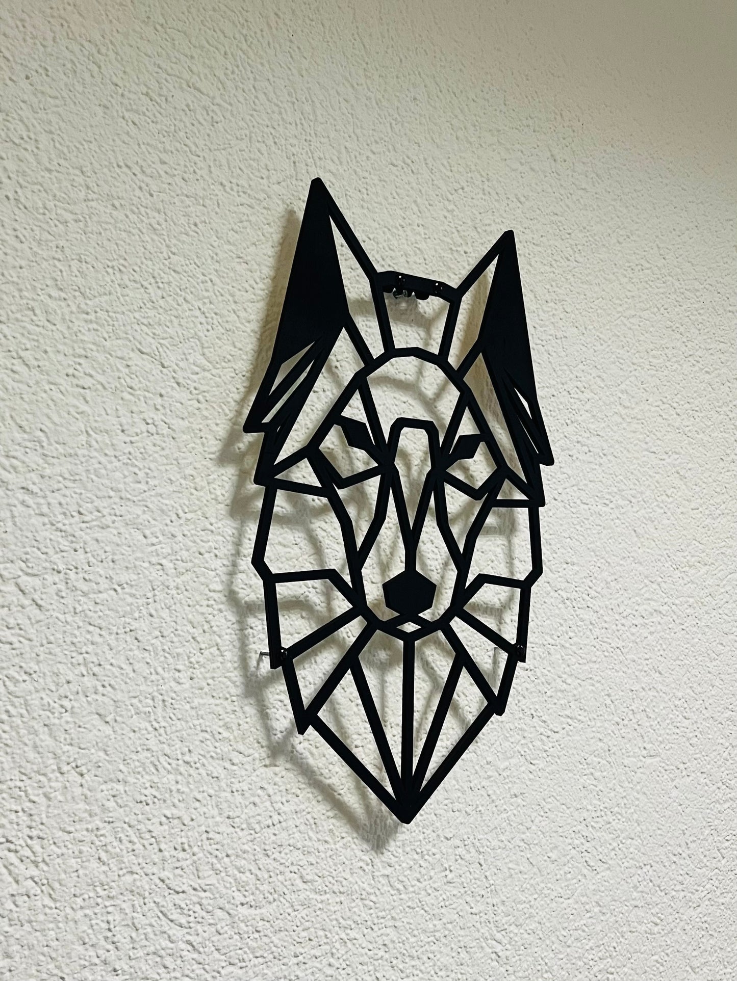 Elegantes Dekor für Ihr Haus und Büro: geometrischer Wolfskopf, 3D-Ansicht, Wanddekor