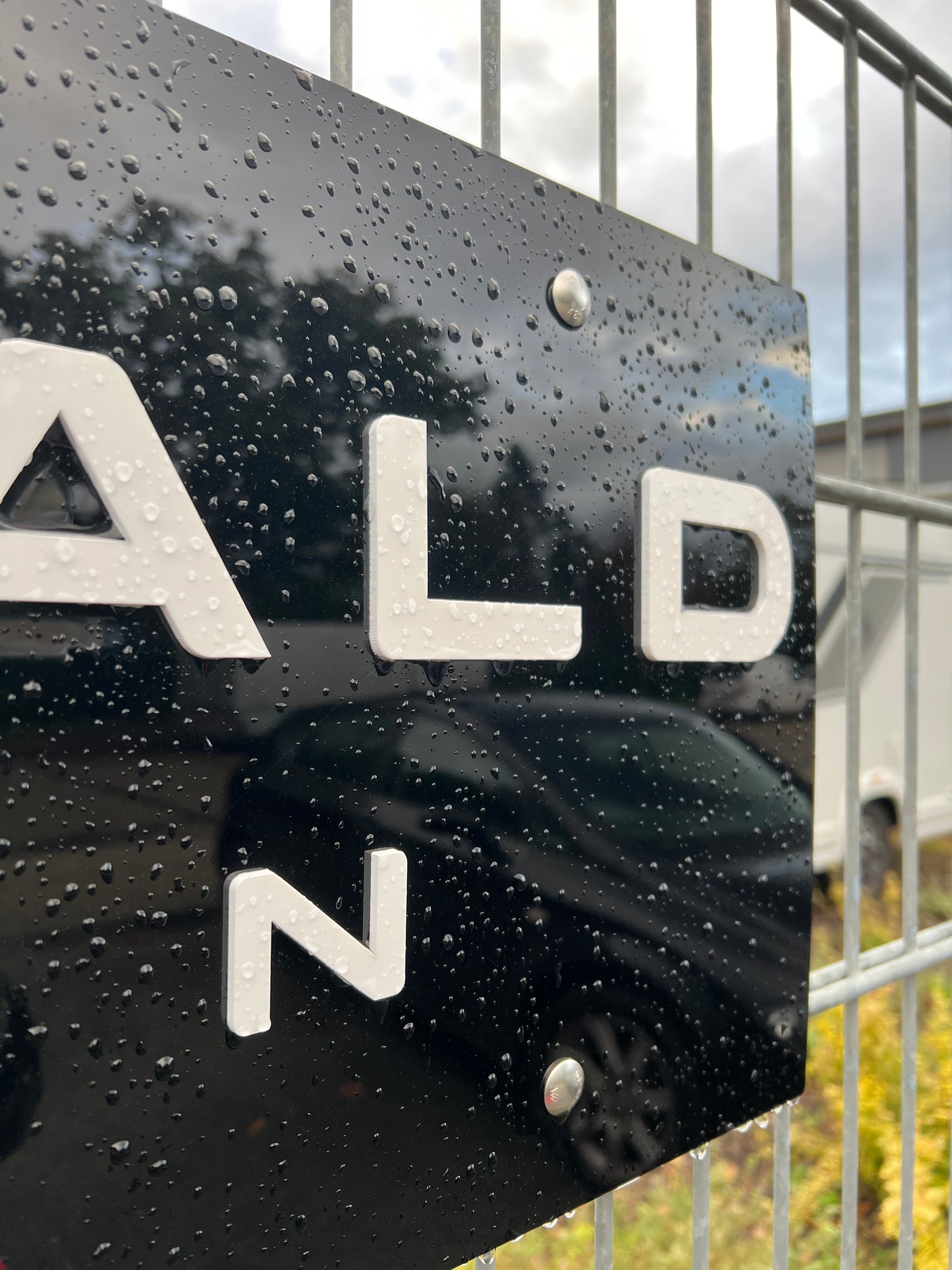Elegantes Dekor für Ihr Zuhause und Ihr Büro: Acryl-Schilder mit 3D-Buchstaben